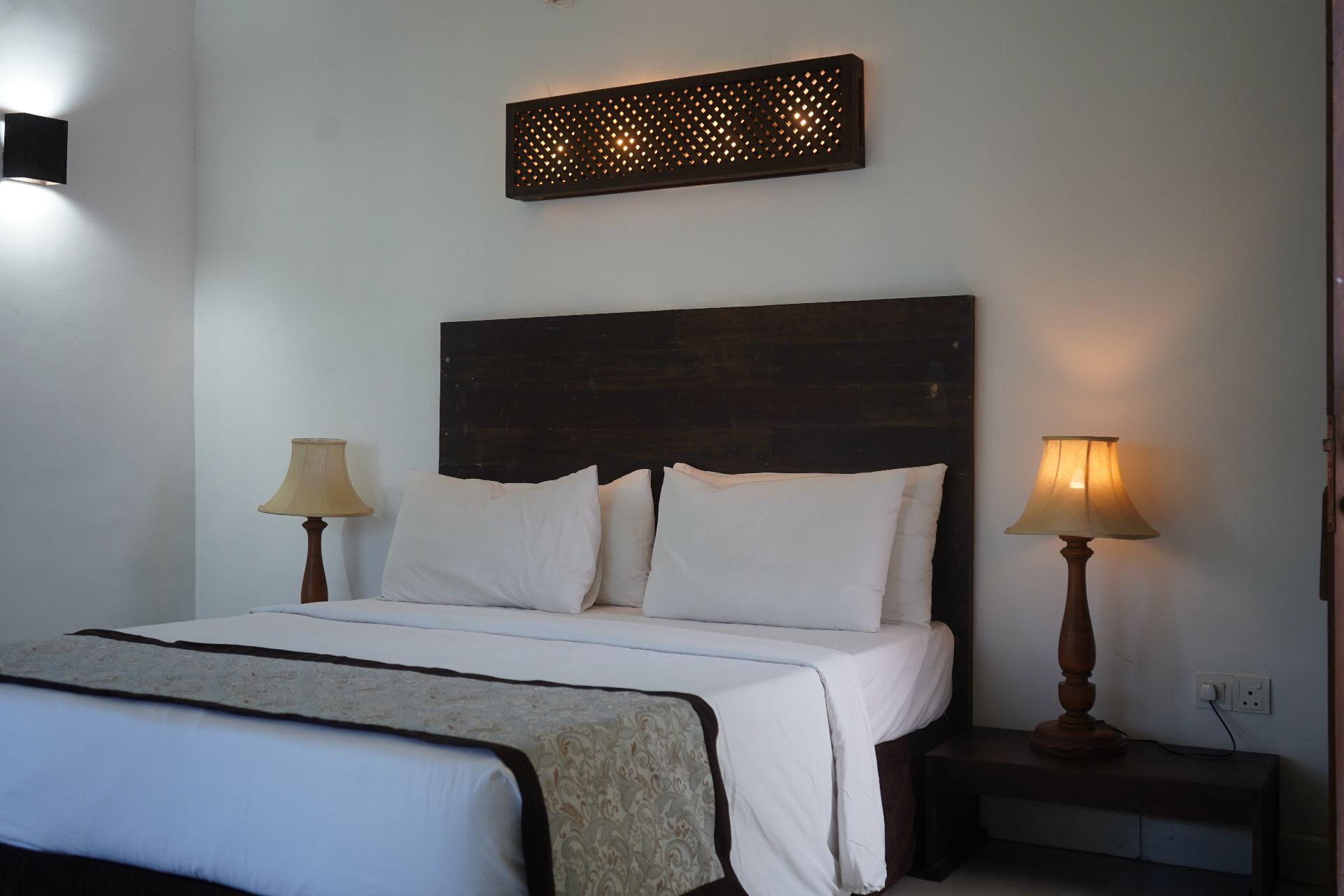 Comfortable air-conditioned room at Amaluna Resort, Negombo