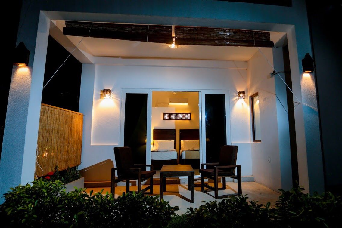 Spacious Twin room with balcony at Amaluna Resort, Negombo

